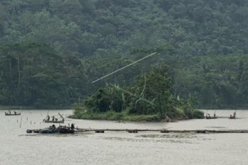 Makin Marak, Penambangan Pasir Ilegal di Sungai Serayu