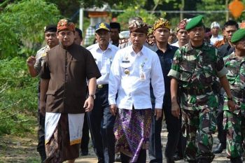 Bupati Ajak Umat Hindu Membangun Kabupaten Waykanan