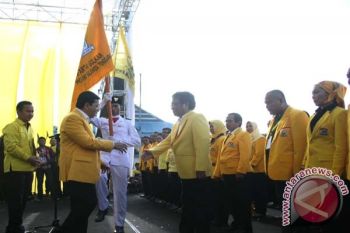 Setya Novanto Lantik Pengurus DPD Golkar Se-Sultra