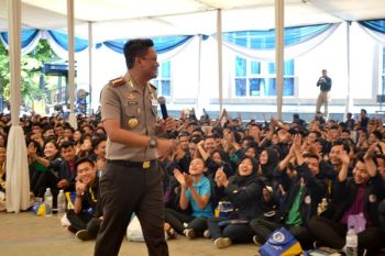 Krishna Murti Ajak Mahasiswa Kuasai Teknologi Informasi
