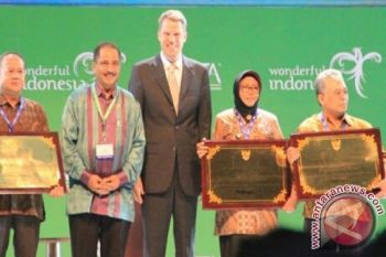Sleman terima plakat "sustainable tourism observatory" Kemenpar 