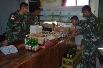 TNI-Polri sita puluhan senjata tajam di perbatasan RI-PNG