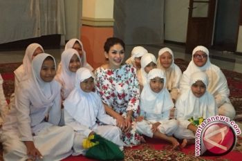 Model Dan Aktris Nikita Mirzani Ajari Anak Tentang Hal Berkurban