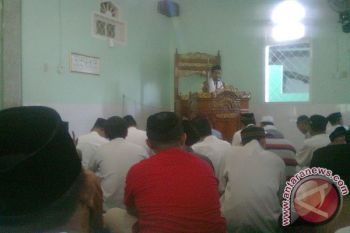 Khatib Ajak Berdoa Agar Pemimpin Tak Utamakan Kepentingan Pribadi 