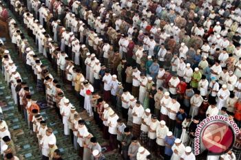 Idul Adha - Khatib Ajak Umat Hadapi Perbedaan Tanpa Kekerasan 