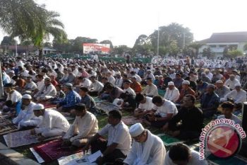 Ribuan Warga Muhammadiyah Salat Idul Adha Di Lapangan Kantor BI