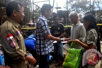 Bupati Barito Utara Serahkan Bantuan Korban Kebakaran