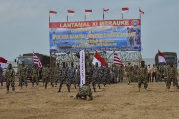Lantamal XI/Merauke gelar upacara militer di pantai 