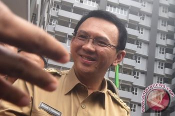 Ahok Minta Tim Relawan tidak Ikut saat Mendaftar ke KPU  