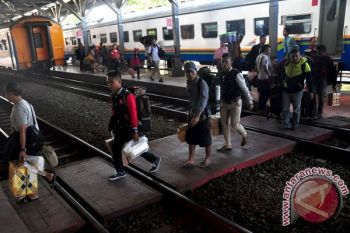 Sejumlah KA Jalur Selatan Alami Keterlambatan Akibat Longsor Tasikmalaya