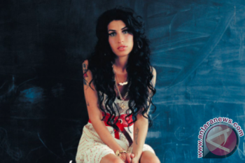 Salut! Lady Gaga Galang Dana Demi Yayasan Mendiang Amy Winehouse