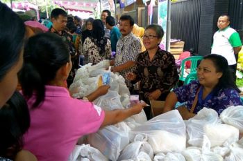 Warga Serbu Pasar Murah TMMD di Banyumas 