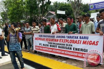 Warga Padang Laweh Protes Dampak Pengeboran Minyak      