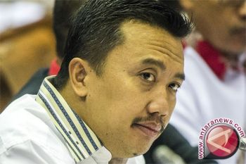 Gara-Gara Cuitan Di Twitter Menpora Pecat Stafnya