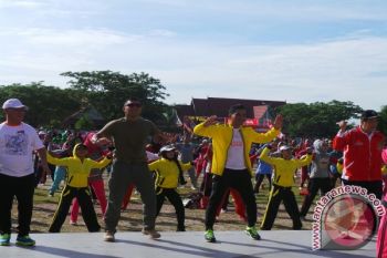 Ribuan Warga Sampit Senam Massal Meriahkan Peringatan Haornas 