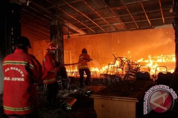 Polisi Tetapkan Tujuh Tersangka Kasus Pembakaran Gedung DPRD Gowa