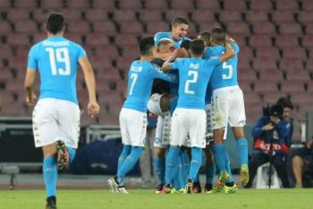 Napoli Gulung Benfica 4-2