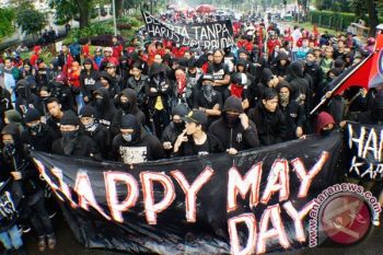 Ribuan Buruh Bergerak menuju Istana
