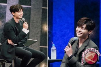 Lee Jong-suk Sapa Penggemar Di Jepang