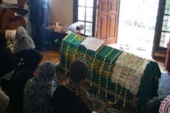 January Christy Meninggal Akibat Penyakit Paru-paru