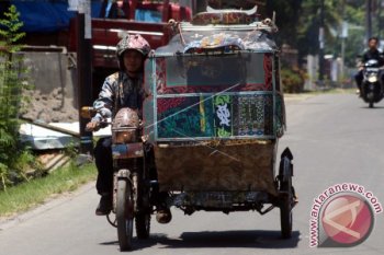 Becak Motif Batik