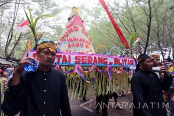 Larung Sesaji Pantai Serang