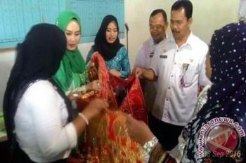 Pemkab Waykanan beri pelatihan sulam usus  