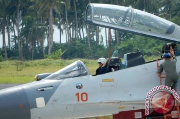 Sukhoi dan F-16 unjuk Kekuatan kepada Jokowi