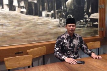 Agus Yudhoyono Berpenampilan Beda saat Kunjungi NU dan Muhammadiyah