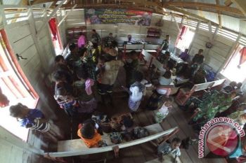 Yonif 407/PK gelar pengobatan massal di Kampung Yakyu
