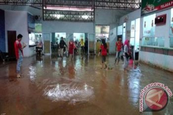 Pelabuhan Punggur Batam Kebanjiran