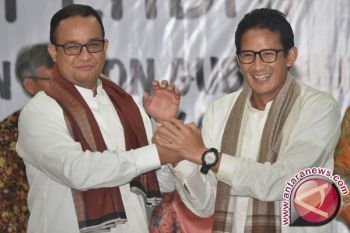 KPU DKI Tetapkan Anies-Sandi Sebagai Gubernur-Wagub Terpilih