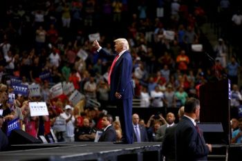 Trump Minta Maaf Soal Ucapan Vulgarnya di Video 2005