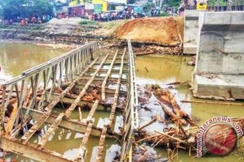 Bupati Selayar pantau jembatan Appabatu pasca ambruk 