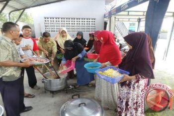 Pertahankan Tradisi Makan Bubur Asyura, Ini Pernyataan Warga Kotim