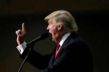 Donald Trump Nyatakan Perang terhadap Kelompok Kemapanan Republik