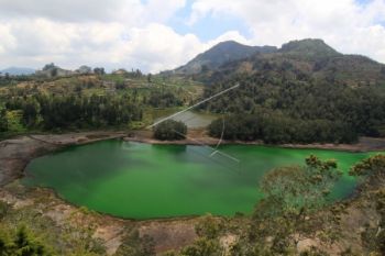 Urai Kemacetan, Polisi Buka-Tutup Lalu Lintas Menuju Dieng