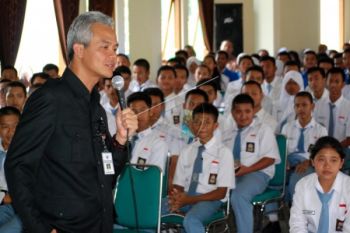Pemda Masih Nantikan Pergub Soal Pengelolaan SMA/SMK