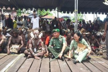 Pangdam XVII/Cenderawasih hadiri pesta budaya Asmat