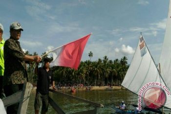 Lomba perahu layar Teluk Tomini dimulai