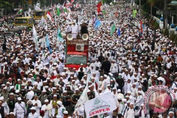 Kehadiran Tokoh PAN dan Gerindra Saat Demo Ahok Dinilai Bernuansa Politis