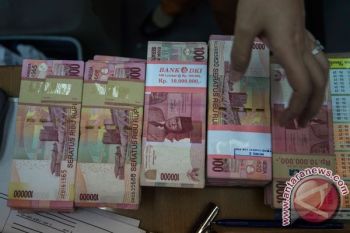 Rupiah Turun Menjadi Rp13.040 per Dolar AS