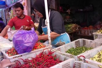 Harga Cabai Naik 100 Persen