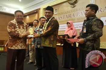 Wali Kota Tomohon Raih Penghargaan "Kawastara Pawitra" 