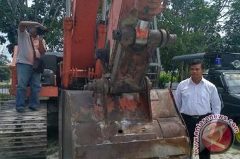 Polisi Tangkap Pelaku Tambang Pasir Ilegal