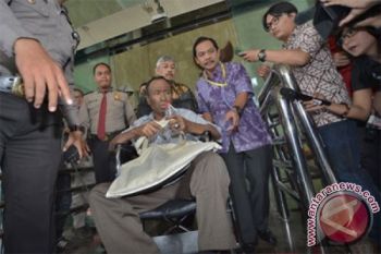 KPK Tahan Tersangka Korupsi Pengadaan e-KTP