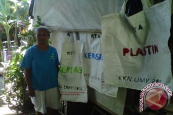 Mahasiswa UMY edukasi masyarakat Bantul pengelolaan sampah