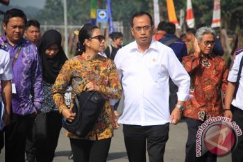 Menteri BUMN turunkan harga semen di dua kabupaten di Papua 