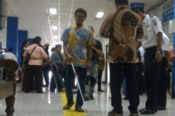 Terminal Tirtonadi Fasilitasi Tunanetra dengan Blok Pembimbing