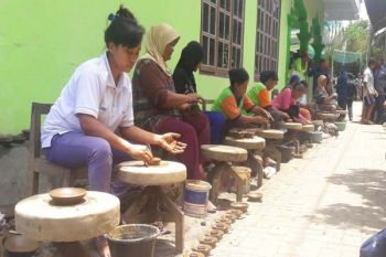 Gerabah Karanganyar Tarik Perhatian Wisatawan Mancanegara